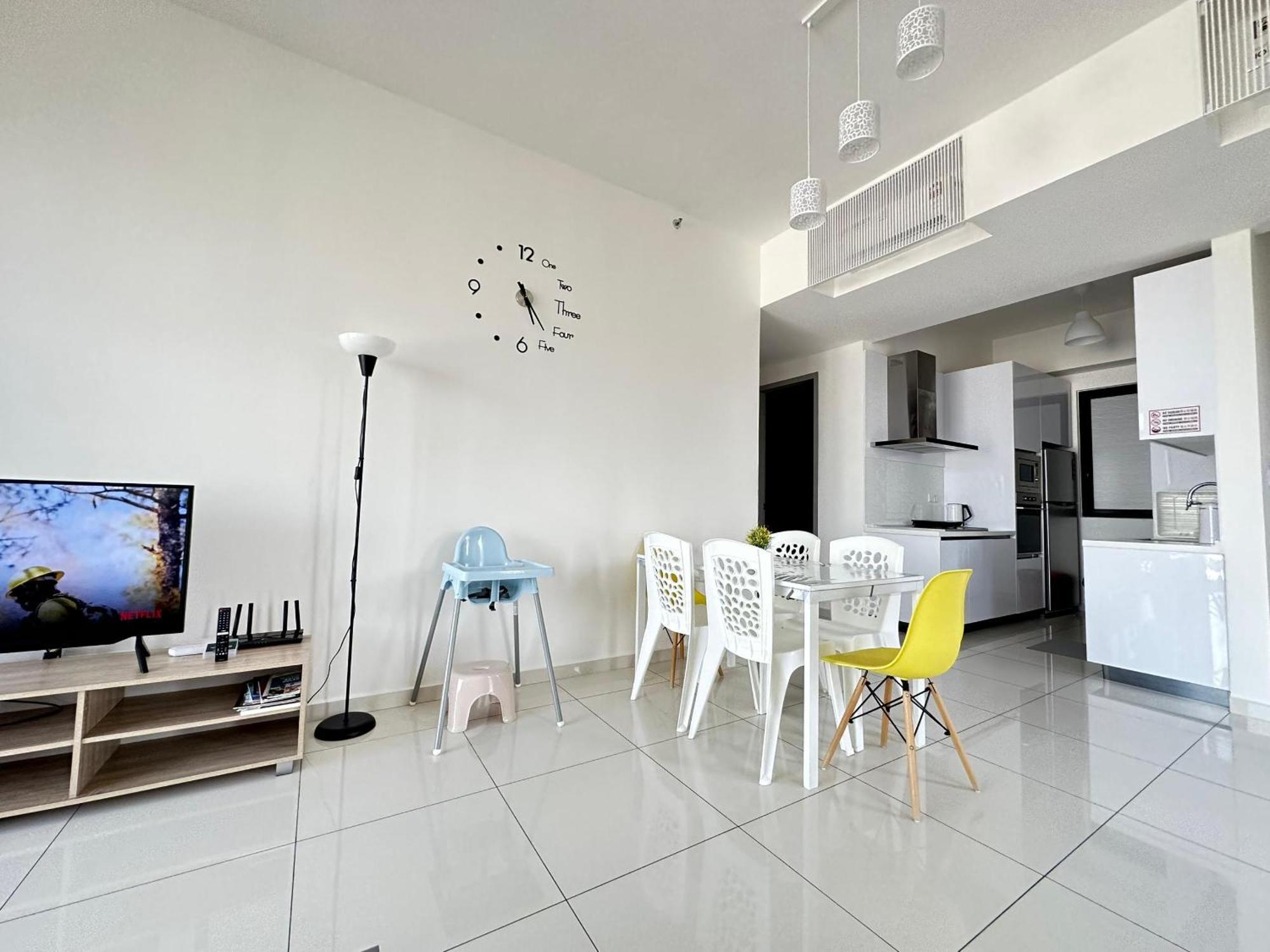 Beacon Exec Suites# Msg Chair#Disney Hotstar George Town Extérieur photo